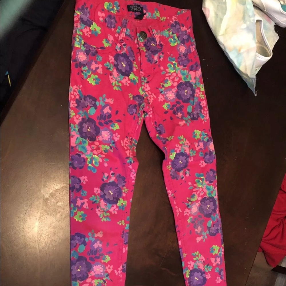 Childrens Place Sz 8 Stretch Flowered Jeggings.